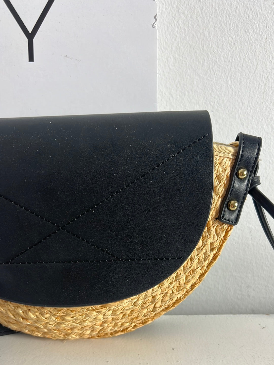 MANGO. Bolso rafia asa larga