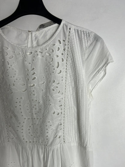 ZARA. Top blanco troquelado. T S
