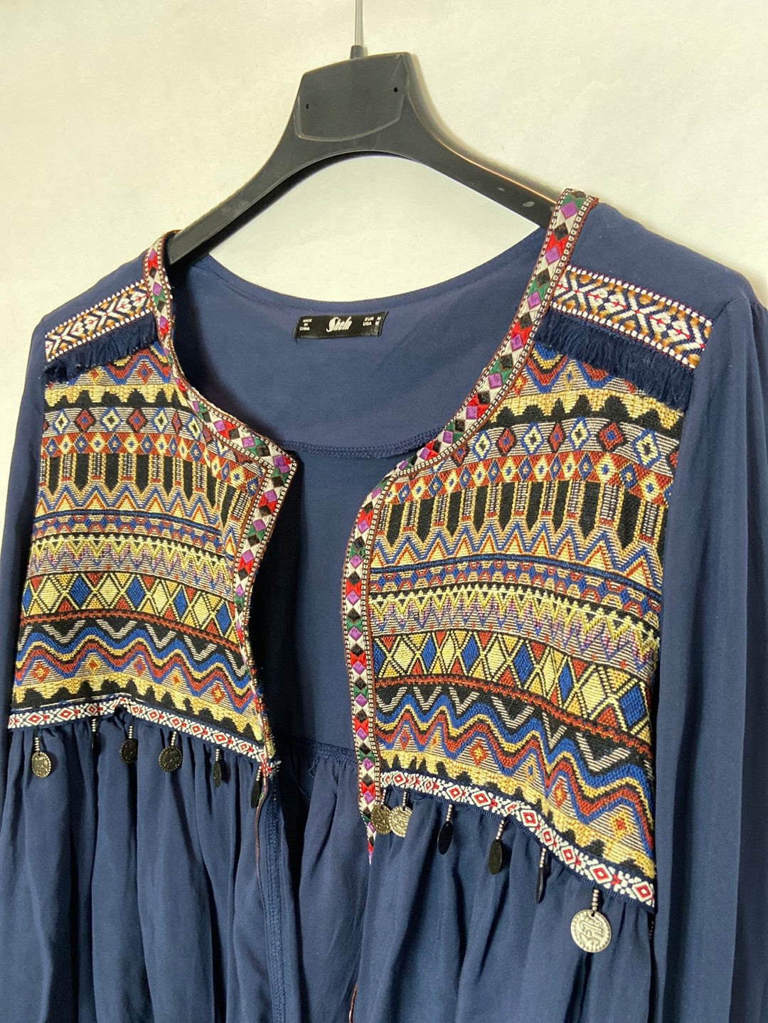 SHEIN. Sobrecamisa azul con detalles étnicos T.M
