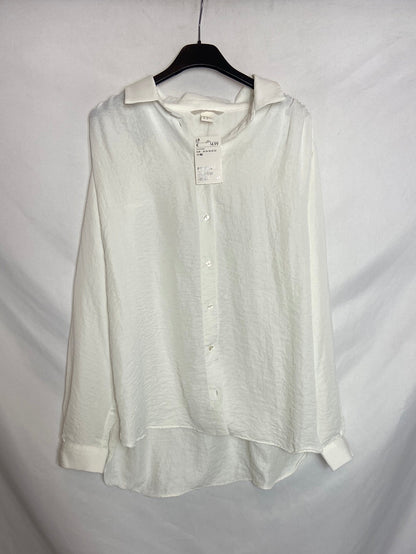 H&amp;M. Flowy white shirt S.46