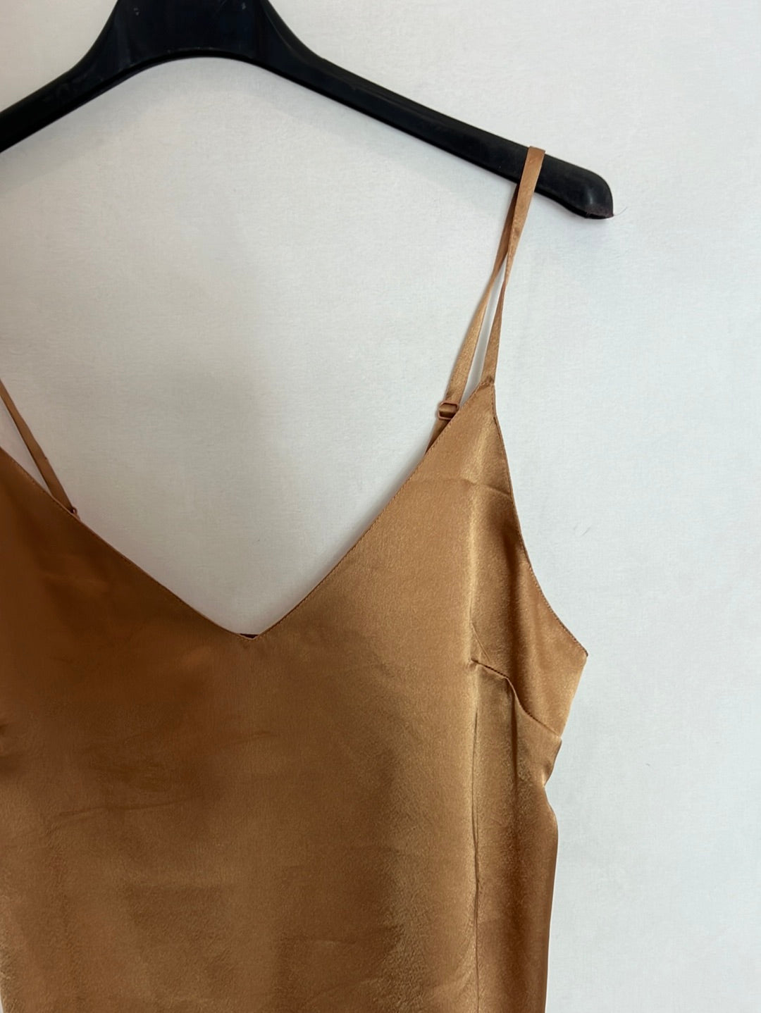 ASOS. Blusa tirantes satinada . T XS