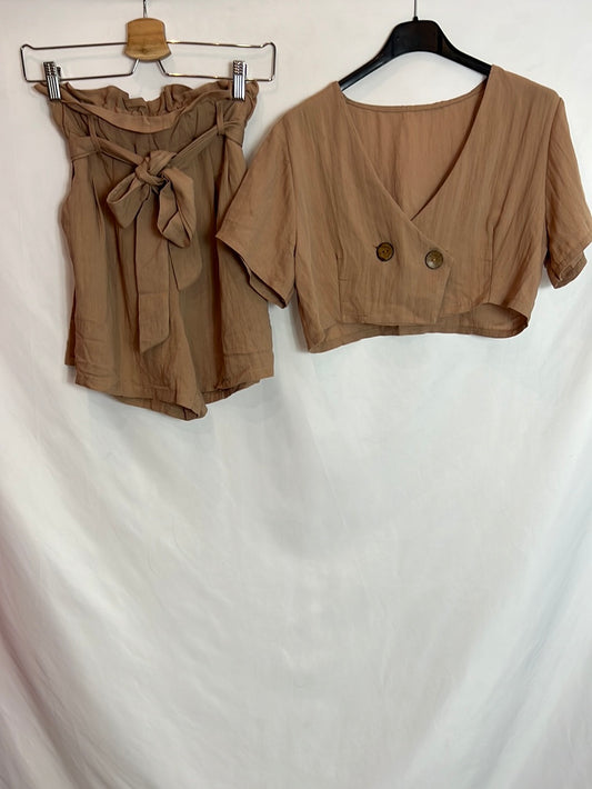 OTHERS. Total beige look Tu(xs)