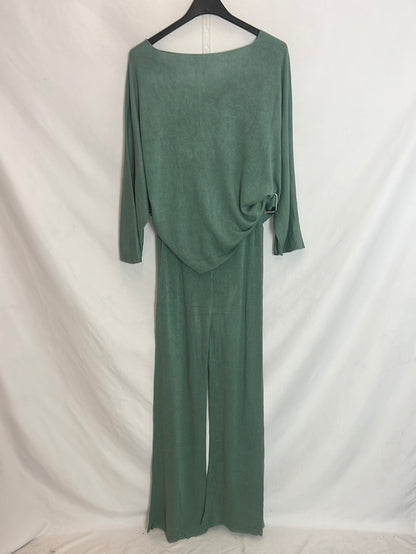 OTRAS. Total look punto verde agua. T.S