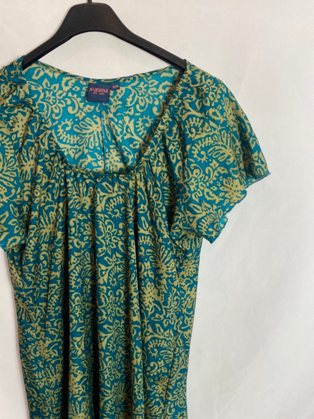 IPANIMA. Blusa estampada  bicolor. T.S/M. (Tara)