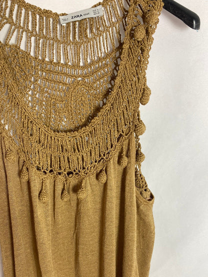 ZARA. Vestido midi punto con con detalles bordados . T.s