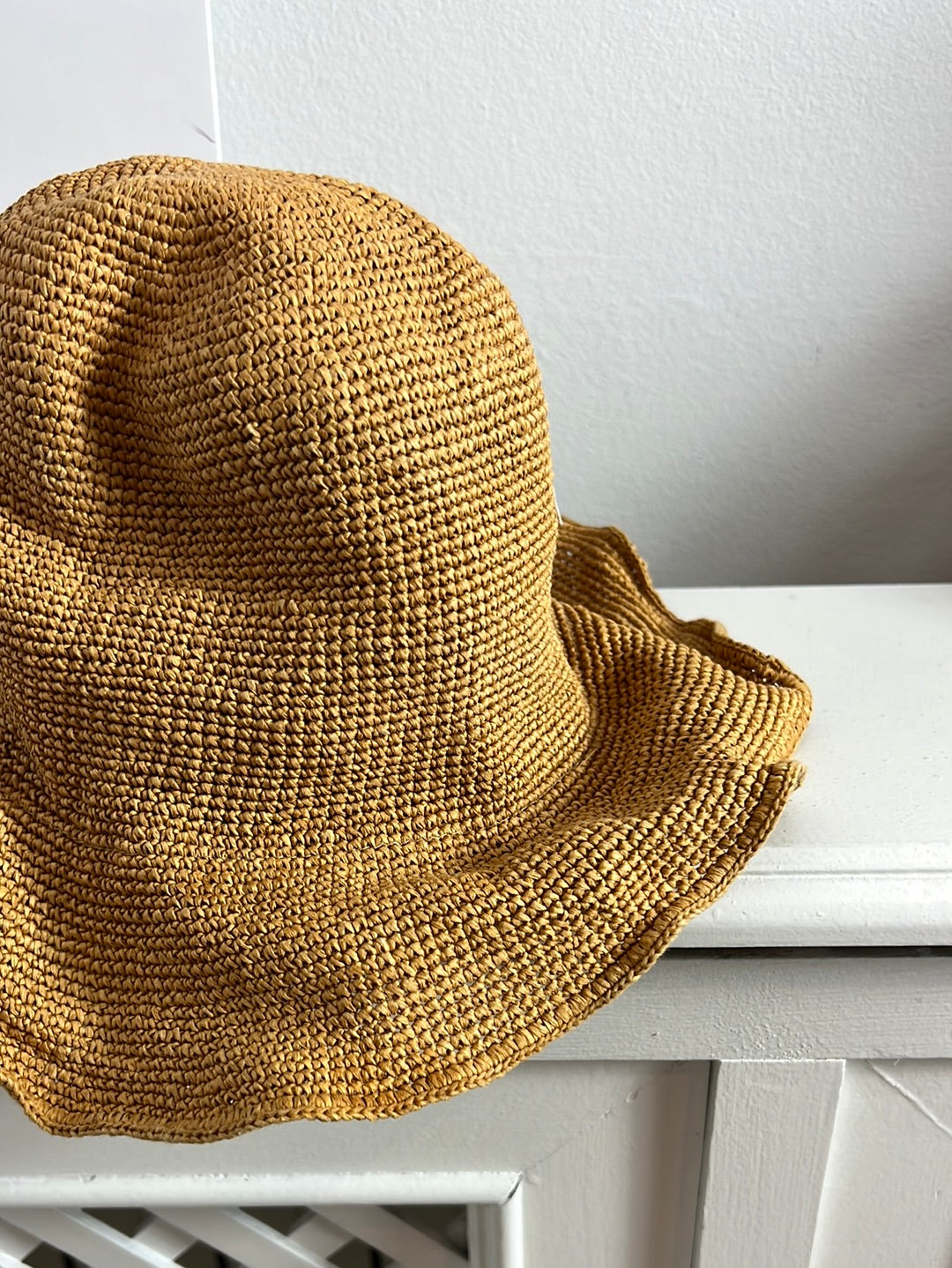 ZARA. Sombrero rafia ala ondulada. T S