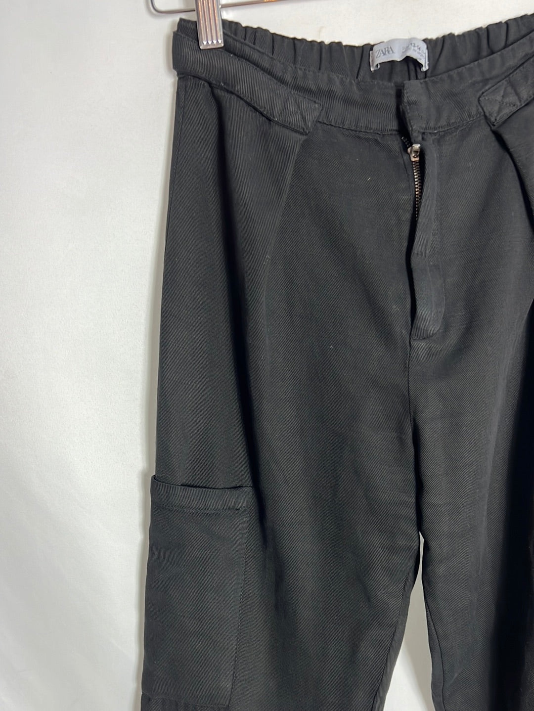 ZARA. Black trousers with pockets. Size 13-14 years.