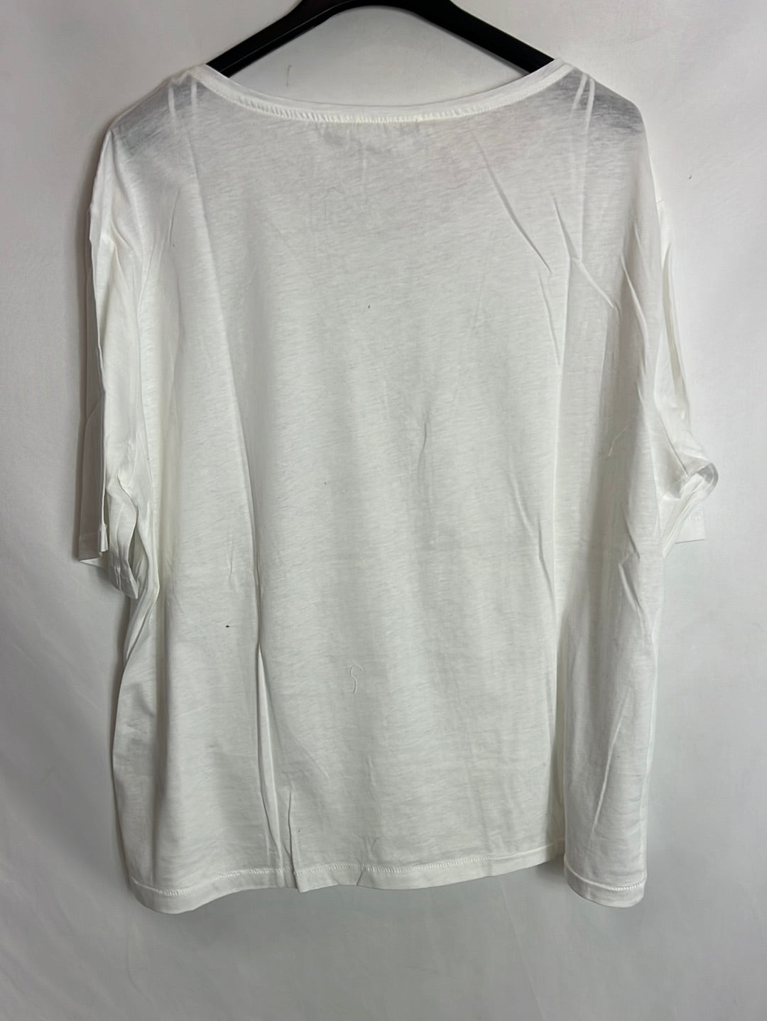 ZARA. Camiseta blanca lentejuelas. T L