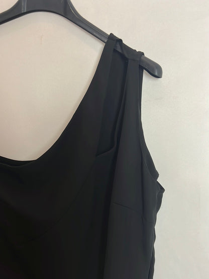 SFERA. Vestido corto negro asimétrico. T S
