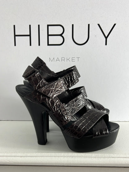 BOTTEGA VENETA. Brown platform sandals. Size 37