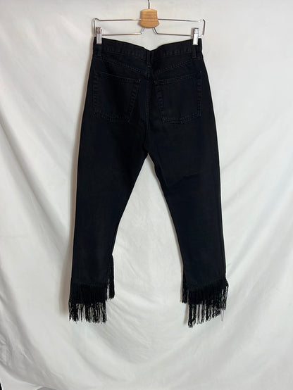 ZARA. Pantalón vaquero  recto flecos. T 36