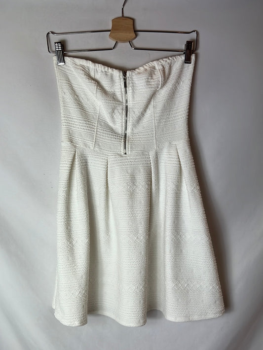 OTHERS. White strapless textured dress. TS