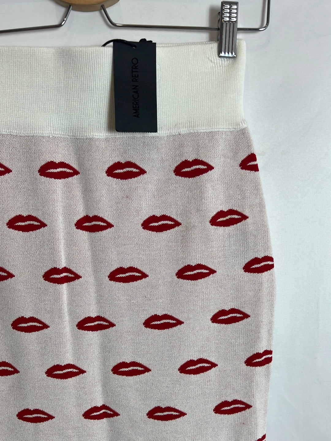 AMERICAN RETRO. Falda midi punto labios. T 00 (34)