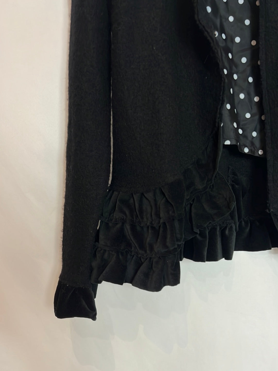 DERHY. Chaqueta lana volantes en terciopelo negro. T M