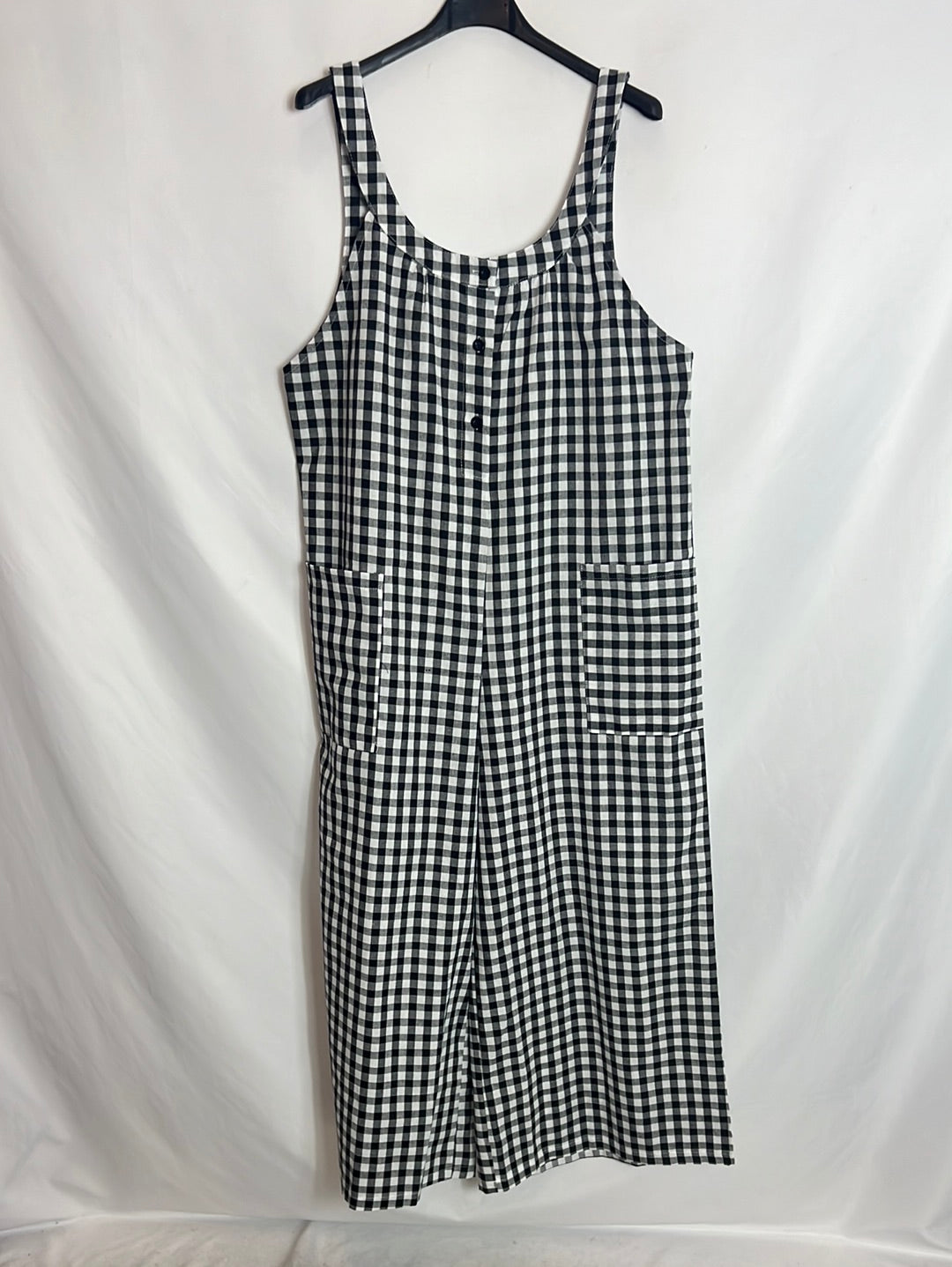 CELMIA COLLECTION. Black and white gingham midi dungarees. TM