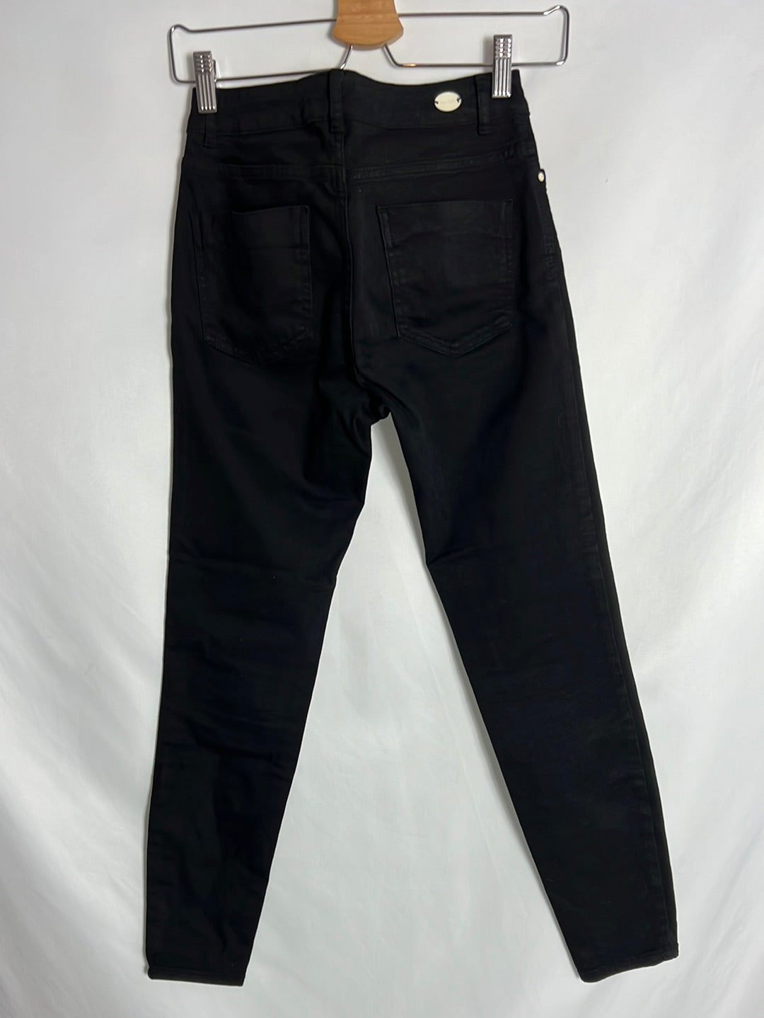 ZARA. Black skinny pants. Size 36