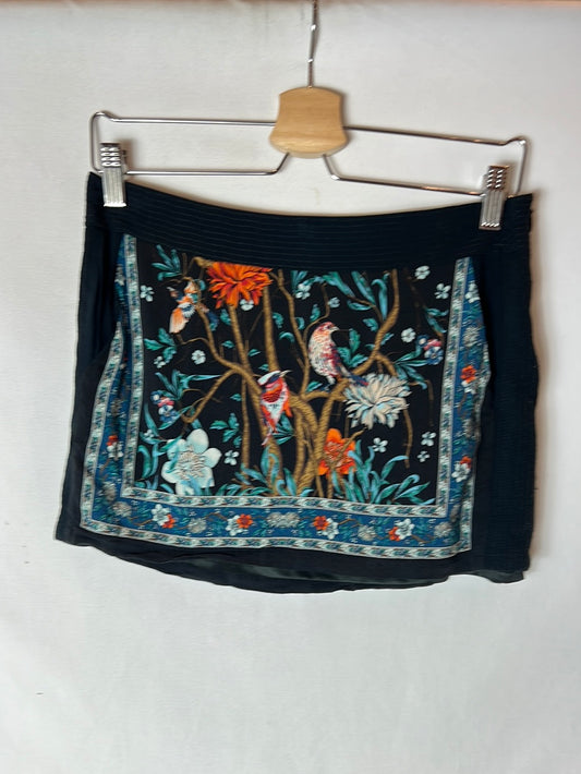 PULL&amp;BEAR. Short skirt with bird print. TM( S )
