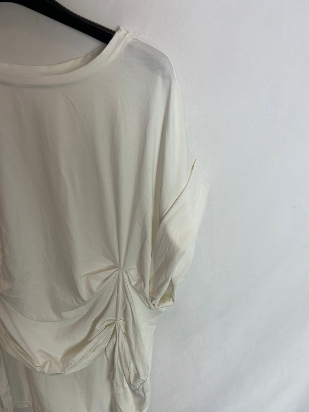 SHEIN. Camiseta fruncida blanca. T.S