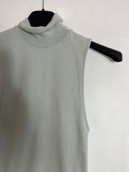 ZARA. Top cuello alto algodón azul claro. T S