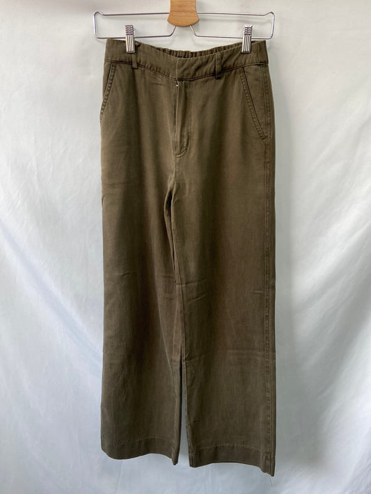 THAT OR THAT.Wide-leg green hunting trousers S.34