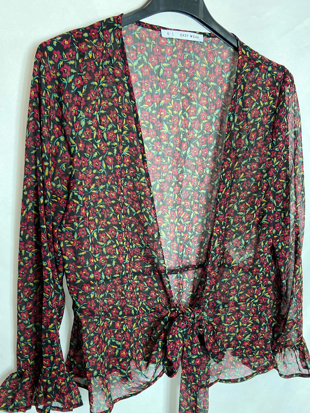 EASY WEAR. Blusa estampada flores cruzada. T.S