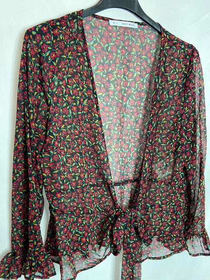 EASY WEAR. Blusa estampada flores cruzada. T.S