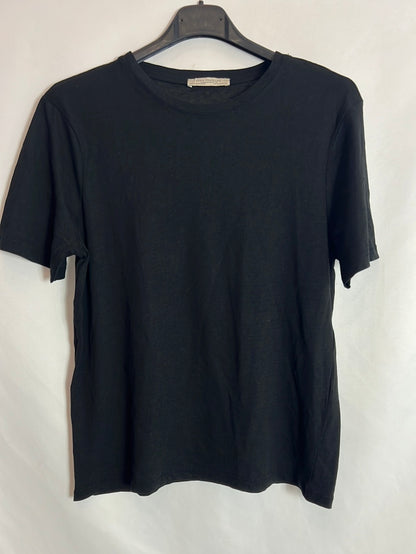 ZARA. Camiseta negra básica. T S