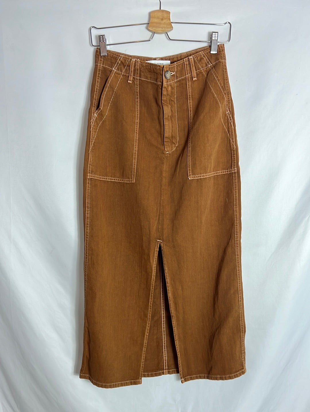 ZARA. Falda midi efecto tubo marrón. T S (tara)