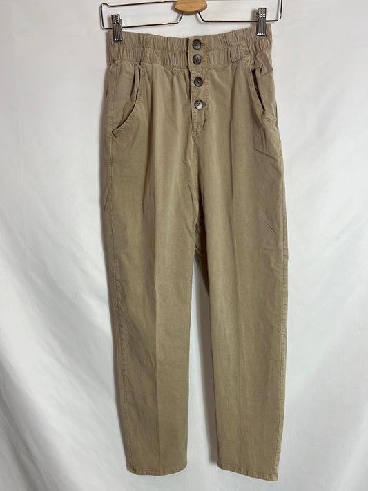 OTRAS. Pantalón slouchy beige botones. T S