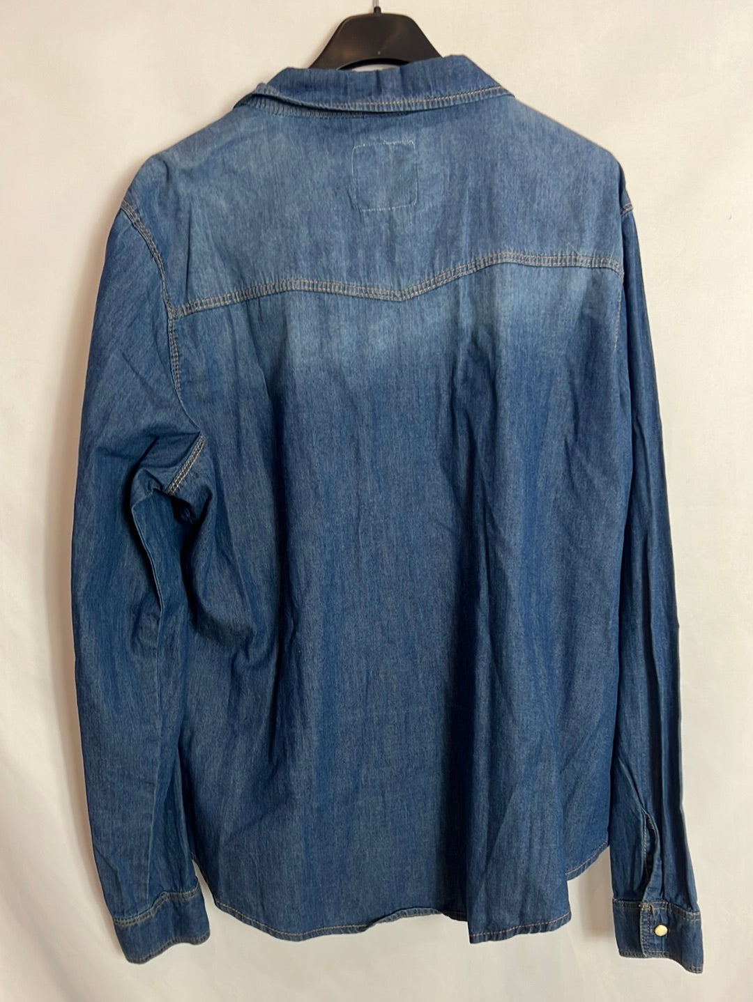 PRIMARK. Worn effect denim blouse. T 48