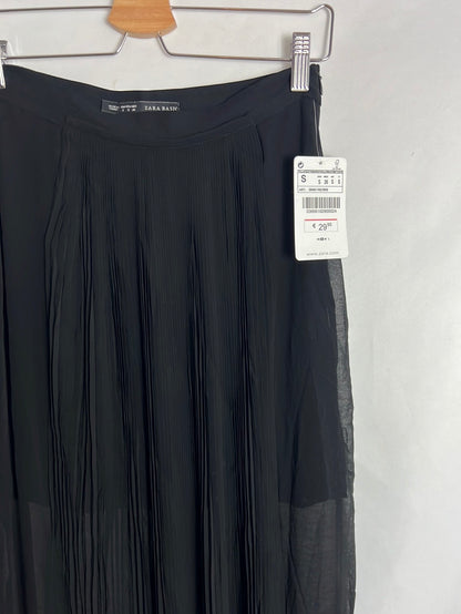 ZARA. Falda larga semi transparente  negra. T S
