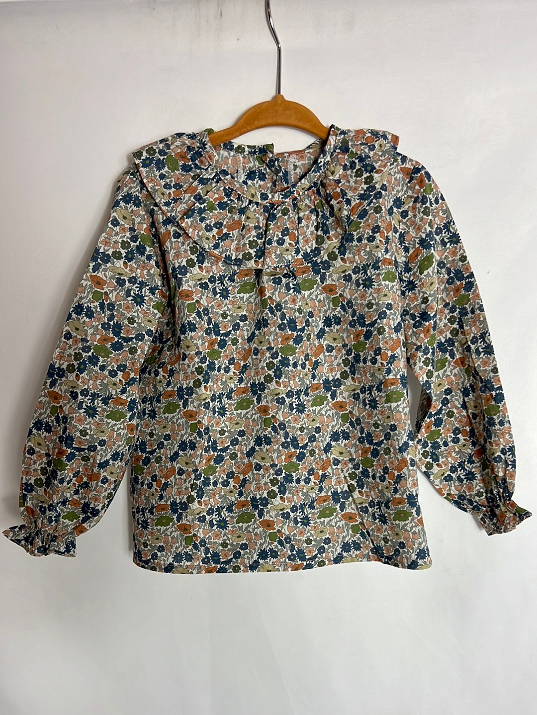 REGINA FOR KIDS. Blusa flores mini tonos azules y marrones. T 3 años