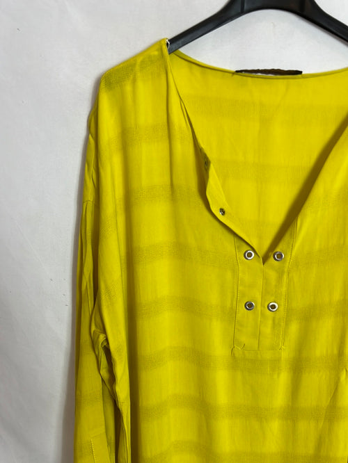 ZARA. Vestido corto amarillo textura. T XL
