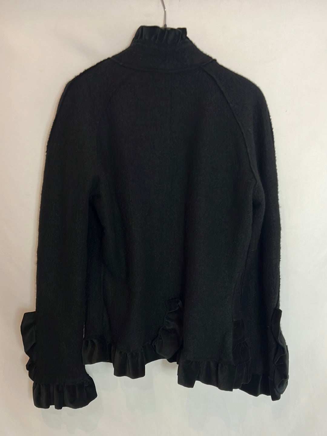 DERHY. Chaqueta lana volantes en terciopelo negro. T M