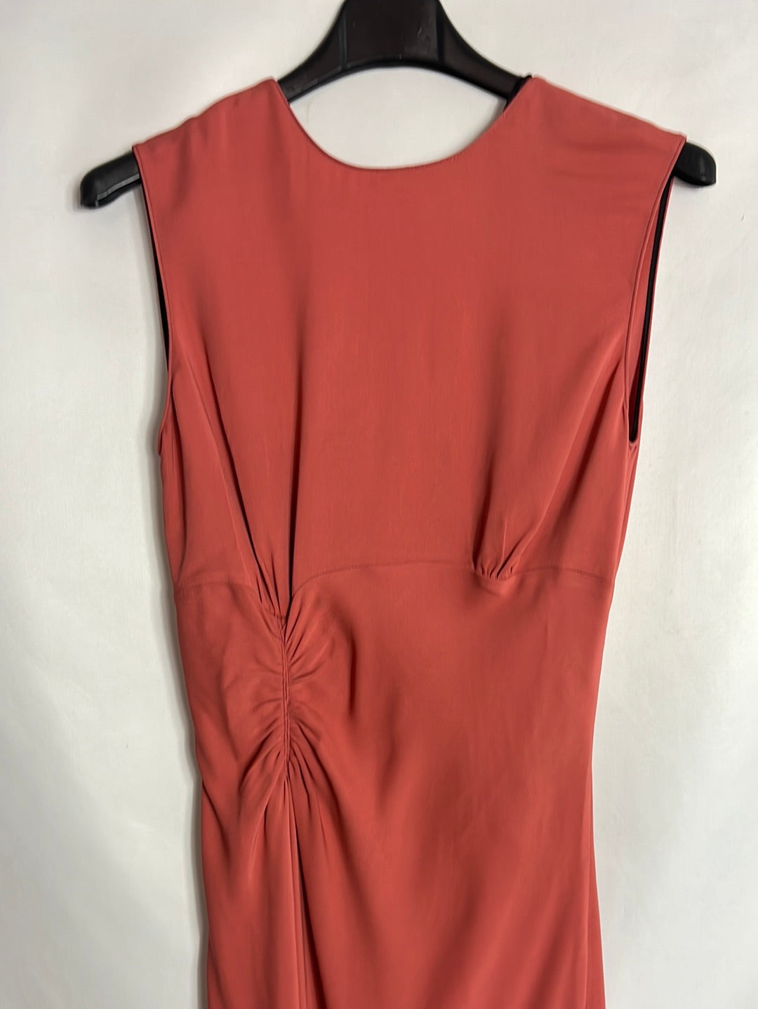 ZARA. Vestido color salmón escote espalda. T M