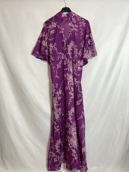 LCDA. Vestido largo morado estampado. T S