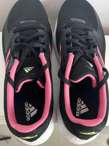 ADIDAS. Zapatillas negras detalles rosa T.39
