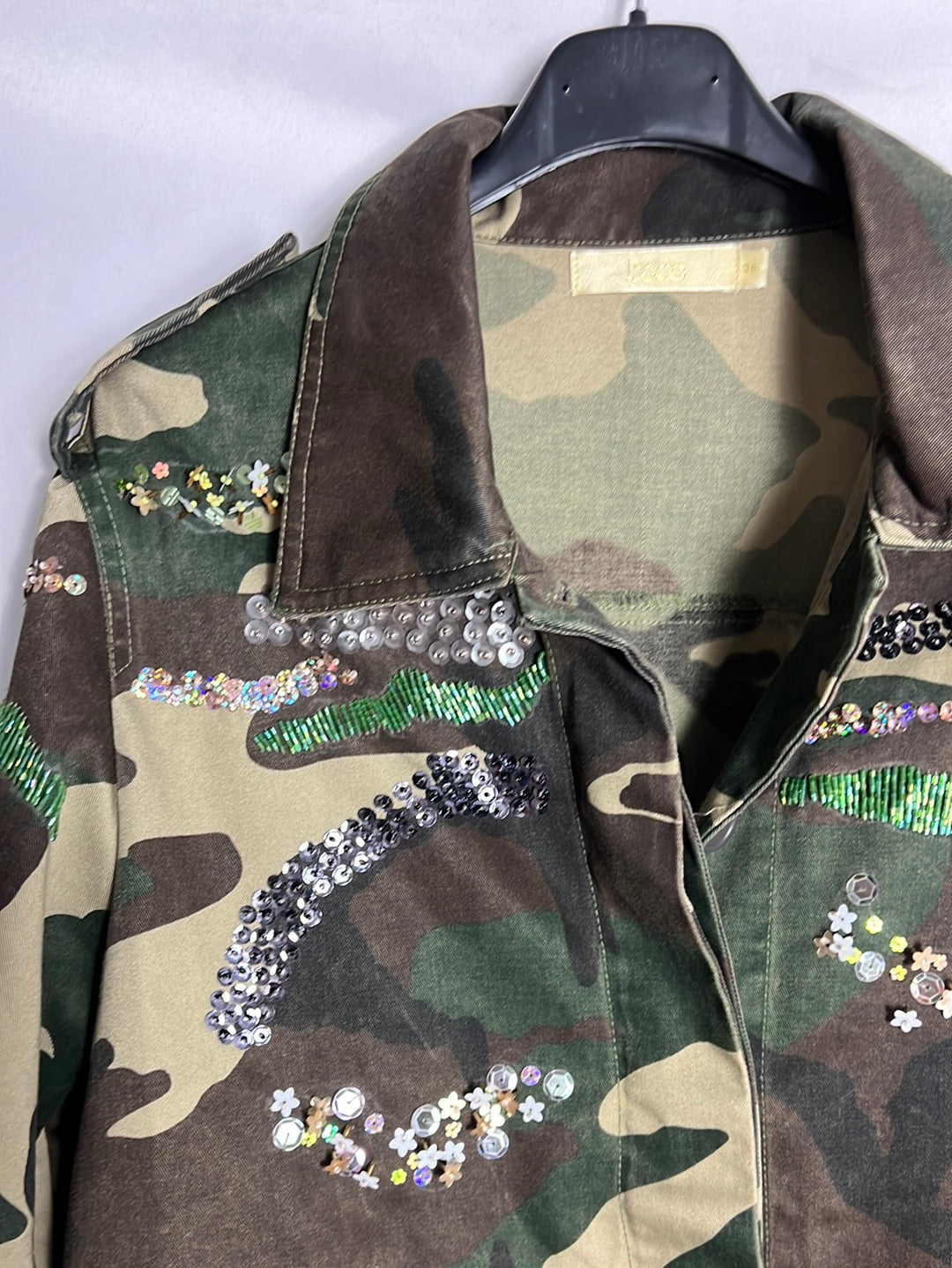 BDBA. Cazadora camuflaje lentejuelas T.38