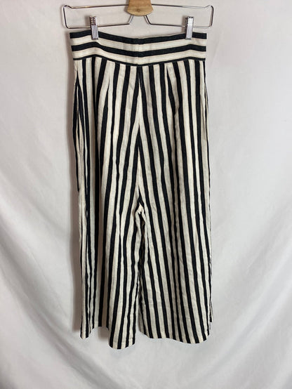 H&amp;M. Striped fluid culottes. Size 36