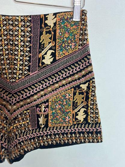 ZARA.Shorts bordados T.S