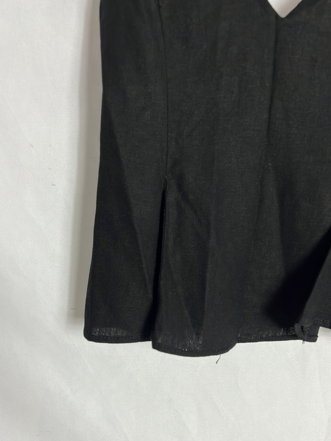 ZARA. Black linen-effect top with pleats. TS