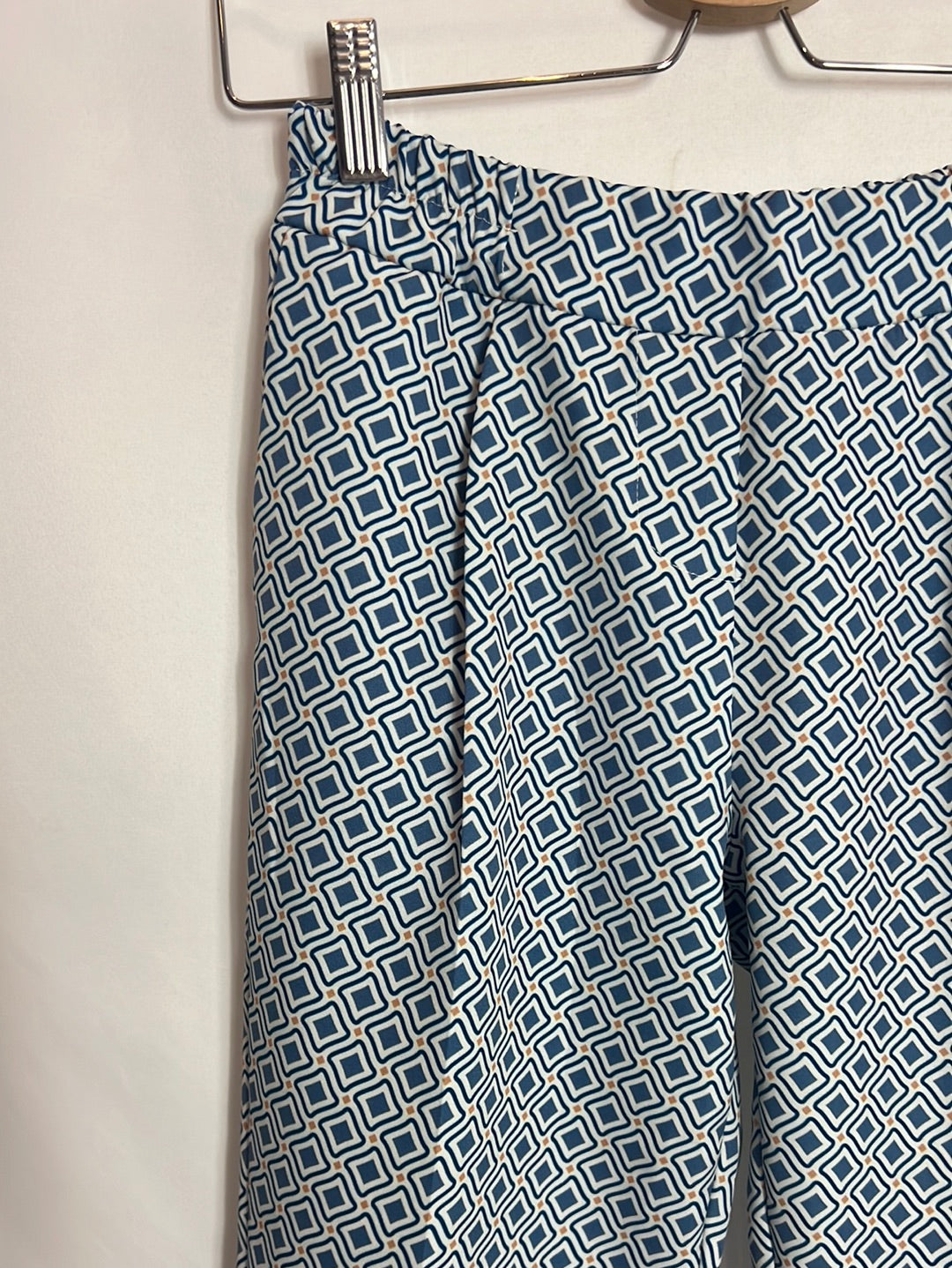 ALLÔ ALLÔ. Total blazer and printed trousers look. TS/M