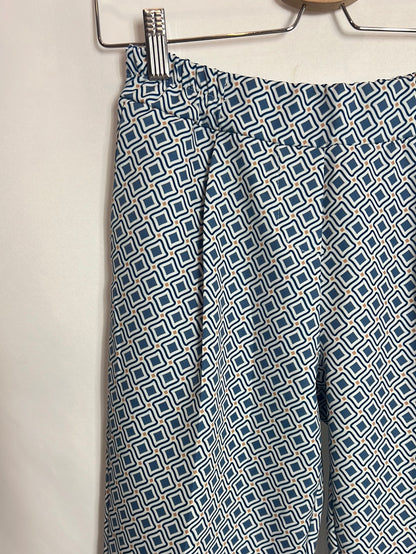 ALLÔ ALLÔ. Total blazer and printed trousers look. TS/M