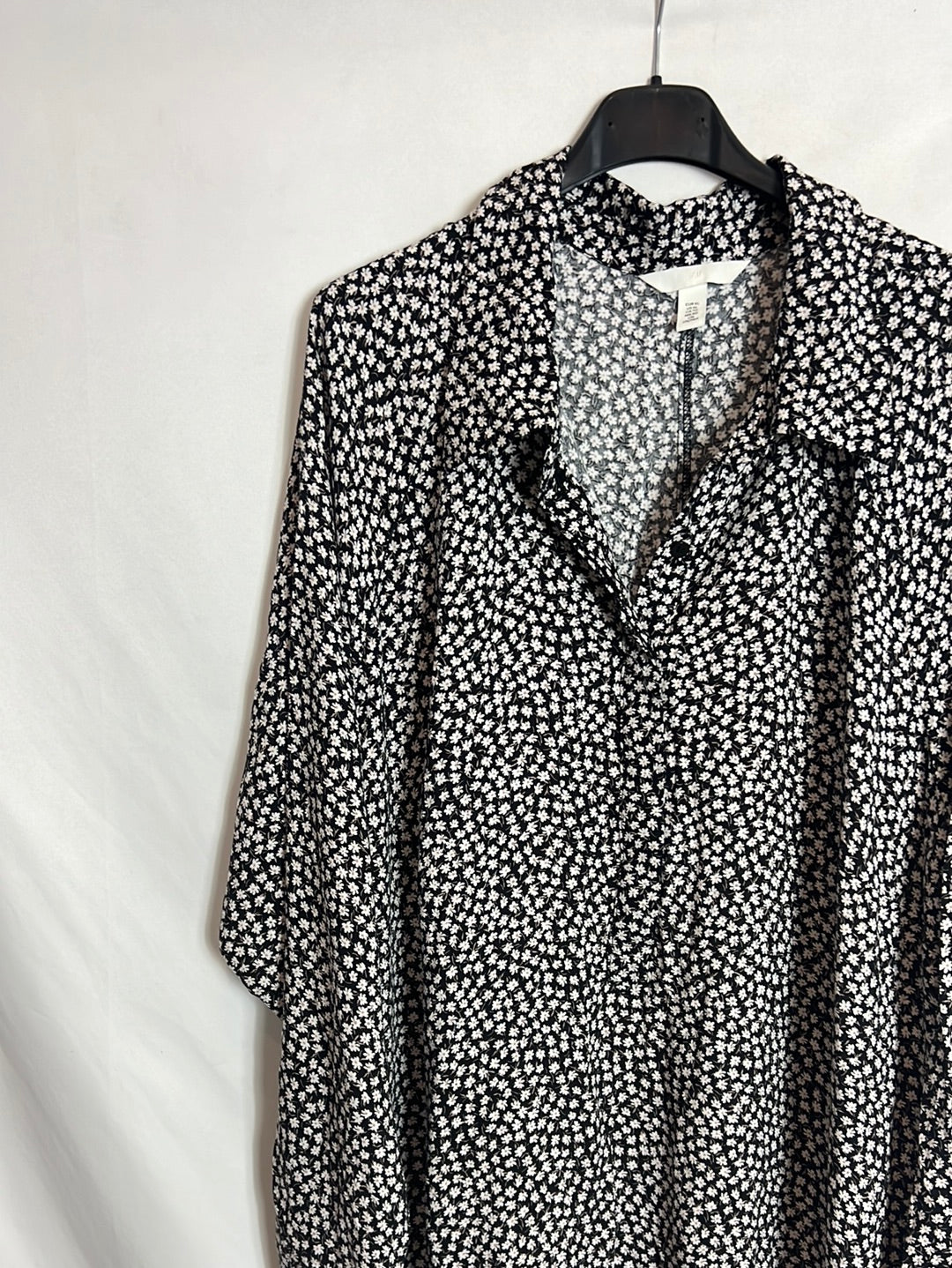 H&M. Vestido midi negro margaritas. T XL