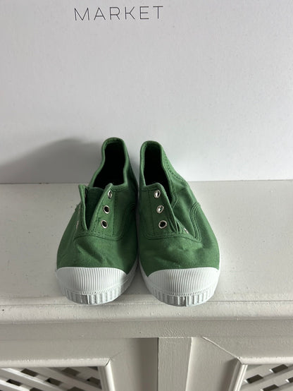 PISAMONAS. Green canvas sneakers with toe caps. Size 30
