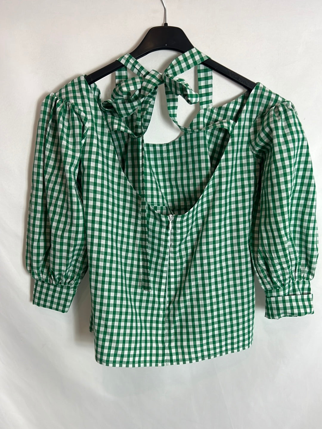 NATALI. Blusa cuadros vichy hombros al aire. T S