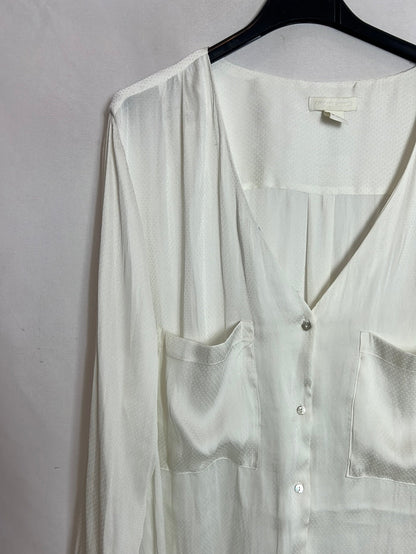 H&amp;M. Off-white polka dot satin blouse. Size 46