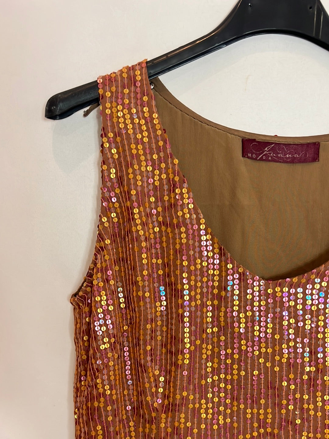 OTHERS. Caldeara sequin top. T 40