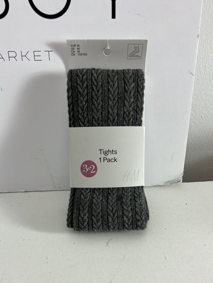 H&M. Medias grises. Textura.T M