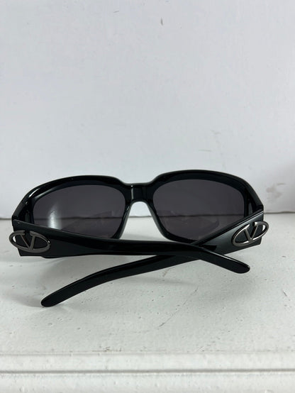 VALENTINO. Gafas de sol negras